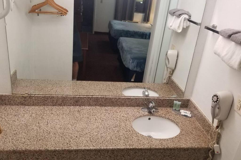 Osu Queen Hotel Room 118 Booking Stillwater Eksteriør billede