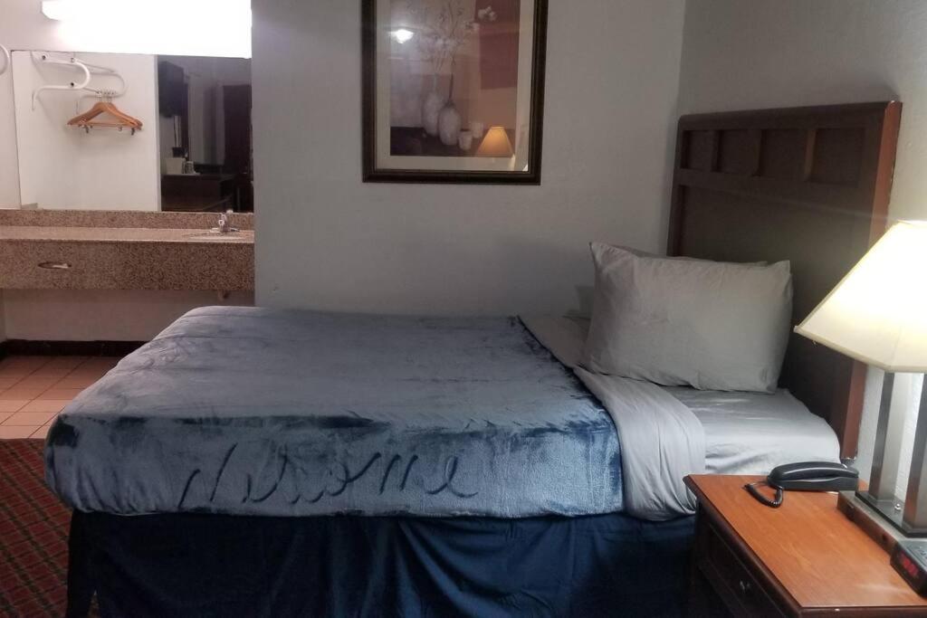 Osu Queen Hotel Room 118 Booking Stillwater Eksteriør billede